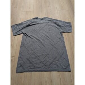 Lululemon Metal Vent Tech Shirt Mens L Gray Stretch Performance Gym Training